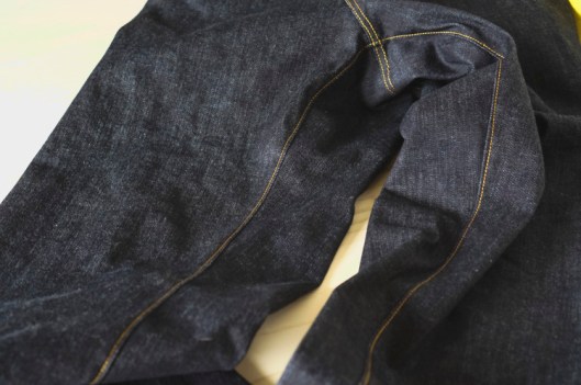 ginger-skinny-jeans-pattern-SEWING-THE-SIDE-SEAMS-6