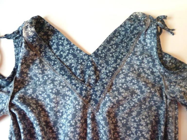 Tunique Haut INC Beige - Épaules Dénudées - Taille L - Neuf Sans étiquettes - Style Décontracté