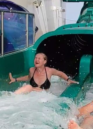 Screenshot_2024-06-27-21-59-27-127_com.miui.gallery